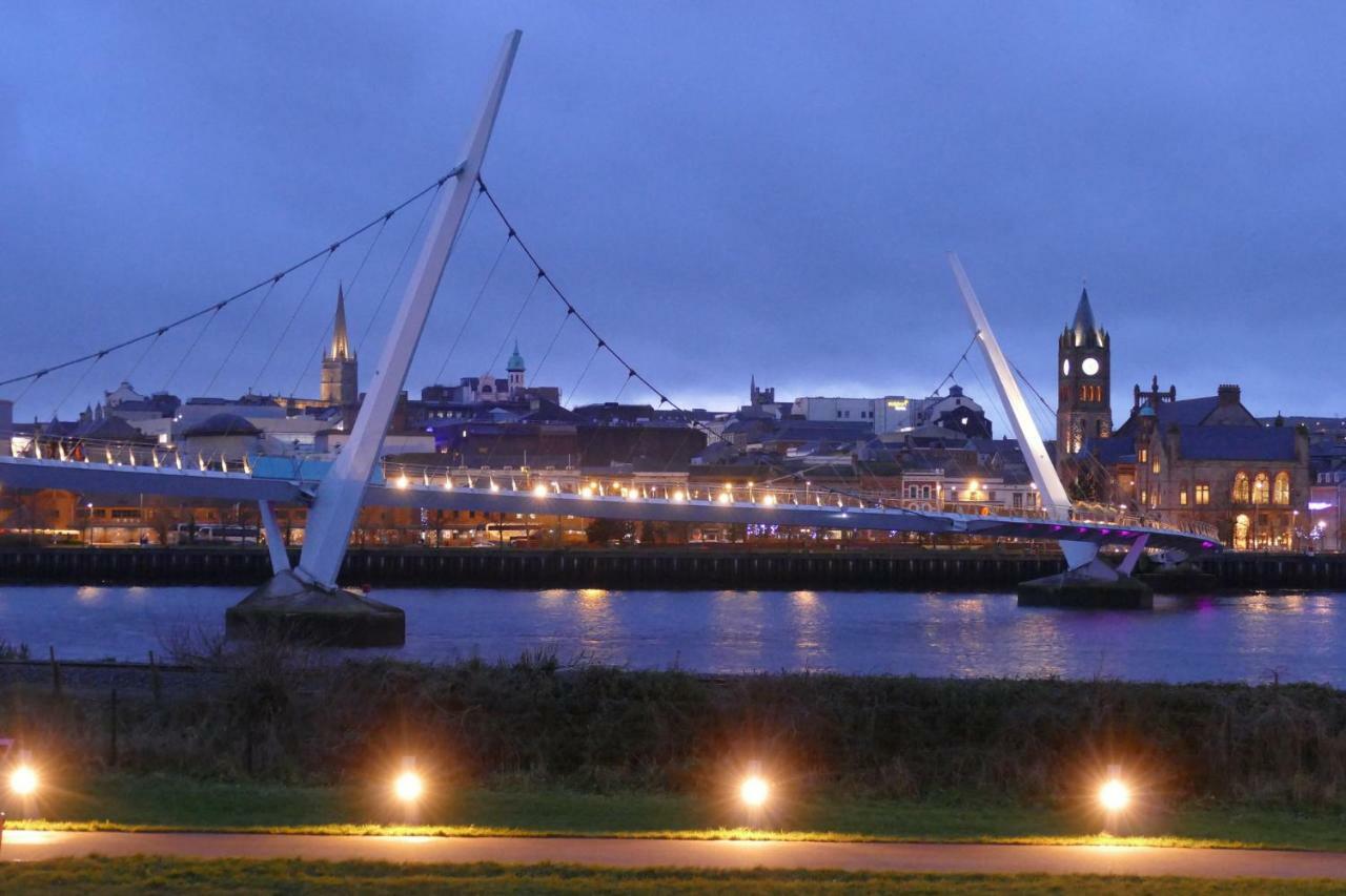 Legenderry B&B Bagian luar foto