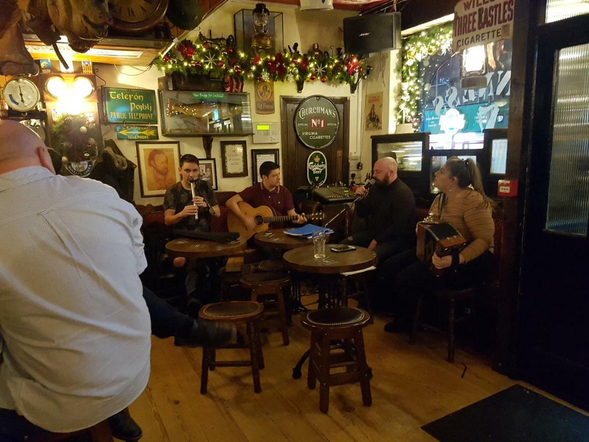 Legenderry B&B Bagian luar foto