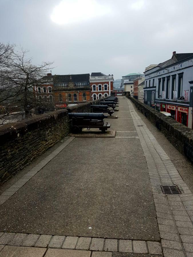 Legenderry B&B Bagian luar foto